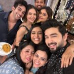 Parull Chaudhry Instagram - #aboutlastnight Diwali celebration begins Thank you @shreya_nehal @vinitps for such a fun & crazy evening ❤️ You both are lovely hosts 🤗 Baaki sab so beautiful so elegant just looking like a wow 😂❤️ Don’t miss the last slide Mumbai - मुंबई