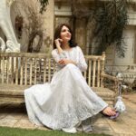 Parull Chaudhry Instagram - Elegance is not standing out, but being remembered Outfit @nehamtaonline PR @socialsbyshi #ootd #festivewear Mumbai - मुंबई