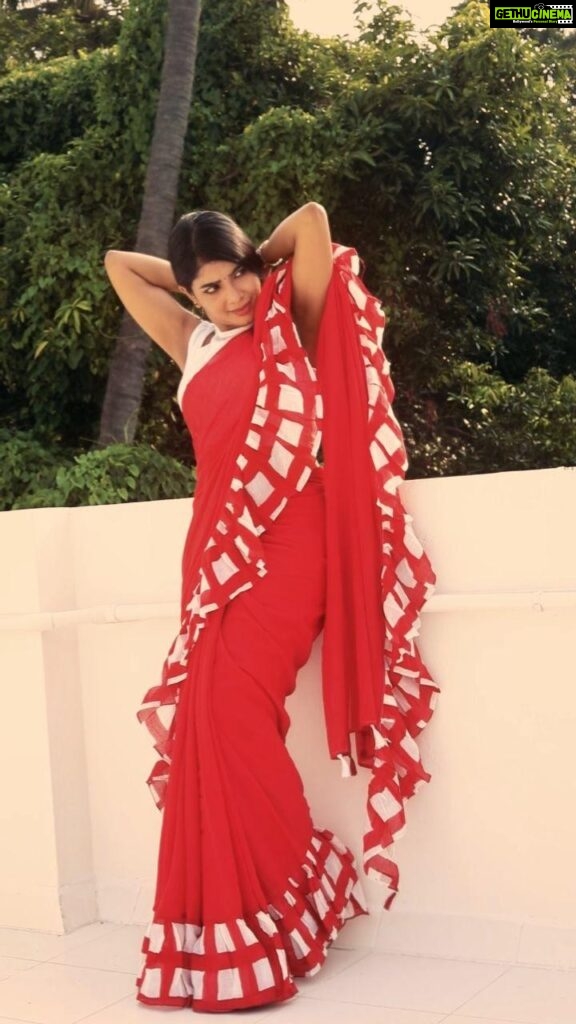 Pavithra Lakshmi Instagram - kangal edho theda kalavaada❤🫶 wearing @thariibyshrutika shot by @nithin_alex_joseph_