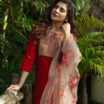 Payel Sarkar Instagram - শুভ নবমী...পুজো কেমন কাটছে সবার ?