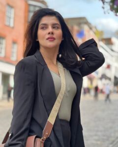 Payel Sarkar Instagram - London Diaries🫶🏻 #shootlife

📸 @frames_unfiltered