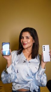 Payel Sarkar Instagram - I am super excited to experience the 5th Generation Galaxy Z Fold 5 & Z Flip 5...

Join the Flip side with me at Lalit Great Eastern Hotel tomorrow and experience the live demo..

Also Get Prebooking offers upto 20,000 at your nearest @samsungindia store.

Let's unfold your entire world without even unfolding your Galaxy Z Flip 5

#jointheflipside
#samsung