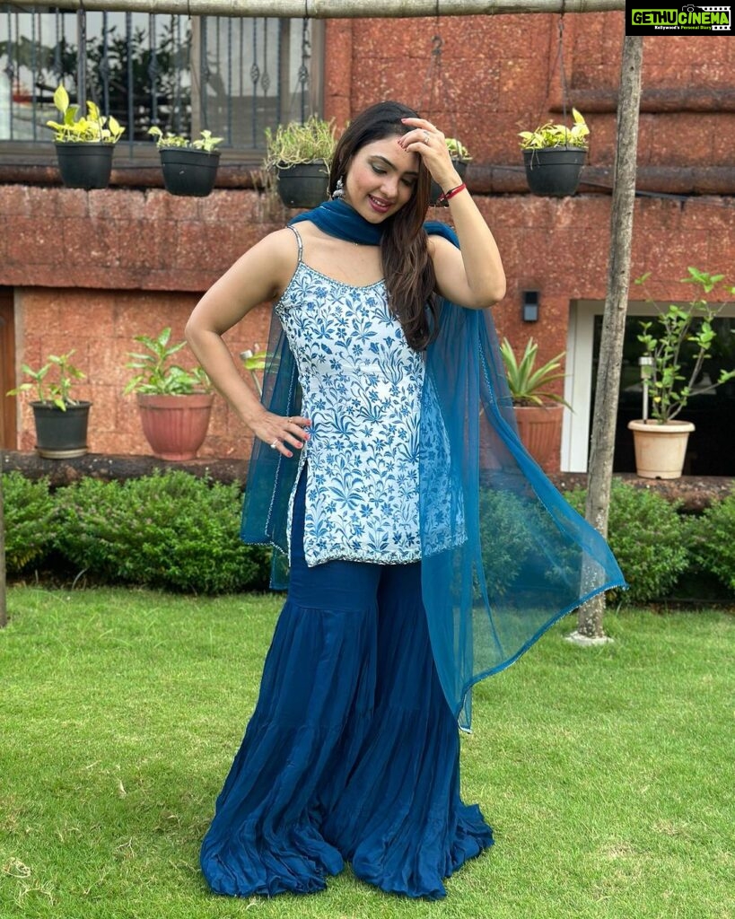 Pooja Banerjee Instagram - #desivibes in @redpine_designs @vblitzcommunications Goa