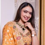 Pooja Banerjee Instagram - #FestiveVibes #indianfashion #Lehenga 🌼 HMU- @vglow_makeupandhair 🌼 Styled By- @nidhikurda 🌼 Outfit by- @rajarani_couture 🌼 shot by @adphottography 🌼 Jewellery by- @sujhal_jewels #PoojaBanerjii #navratri #navratrispecial #Jwellery #IndianOutfit #Ghaghra #MulticolourGhahgra #Lehenga #ColourfulLehenga #infianfashion #indianfestivals #indianfestivewear 🌼