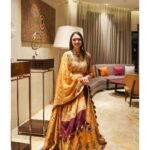 Pooja Banerjee Instagram - #FestiveVibes #indianfashion #Lehenga 🌼 HMU- @vglow_makeupandhair 🌼 Styled By- @nidhikurda 🌼 Outfit by- @rajarani_couture 🌼 shot by @adphottography 🌼 Jewellery by- @sujhal_jewels #PoojaBanerjii #navratri #navratrispecial #Jwellery #IndianOutfit #Ghaghra #MulticolourGhahgra #Lehenga #ColourfulLehenga #infianfashion #indianfestivals #indianfestivewear 🌼