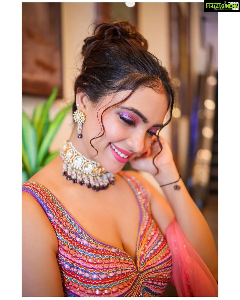 Pooja Banerjee Instagram - Navratri done ✔️ 🌼 HMU- @vglow_makeupandhair 🌼 Styled By- @nidhikurda 🌼 Outfit by- @asopalav @saree.com_by_asopalav 🌼 Jewellery by- @sujhal_jewels #PoojaBanerjii #navratri #navratrispecial #Jwellery #IndianOutfit #Ghaghra #MulticolourGhahgra #Lehenga #ColourfulLehenga #infianfashion #indianfestivals #indianfestivewear 🌼 shot by @adphottography