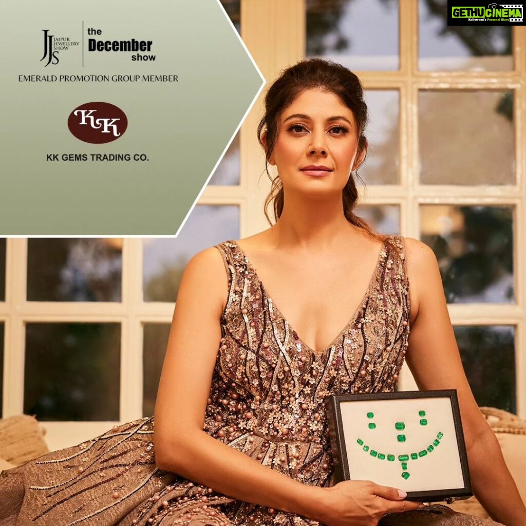 Pooja Batra Instagram - K. K. Gems Trading Co., a distinguished member of The K.K. Group conglomerate, has been a significant player in the gemstone industry since 1988. Specializing in emeralds, K. K. Gems Trading Co. is a global player involved in importing, manufacturing, and wholesaling precious and semi-precious stones, catering to clients worldwide with an extensive range of emeralds. JJS introduces KK Gems as a valuable addition to the esteemed Emerald Group Promotion. Save the Date for the December Show! December 22 to 25, 2023 #JaipurJewelleryShow #TheDecemberShow #JJS #JJS2023 #JJSJaipur #JewelleryDesigners #EmeraldPromotionGroup #Emeralds #JadauJewellery #BridalJewellery #kkgems #poojabat @emerald_feed @poojabatra Jaipur Jewellery Show