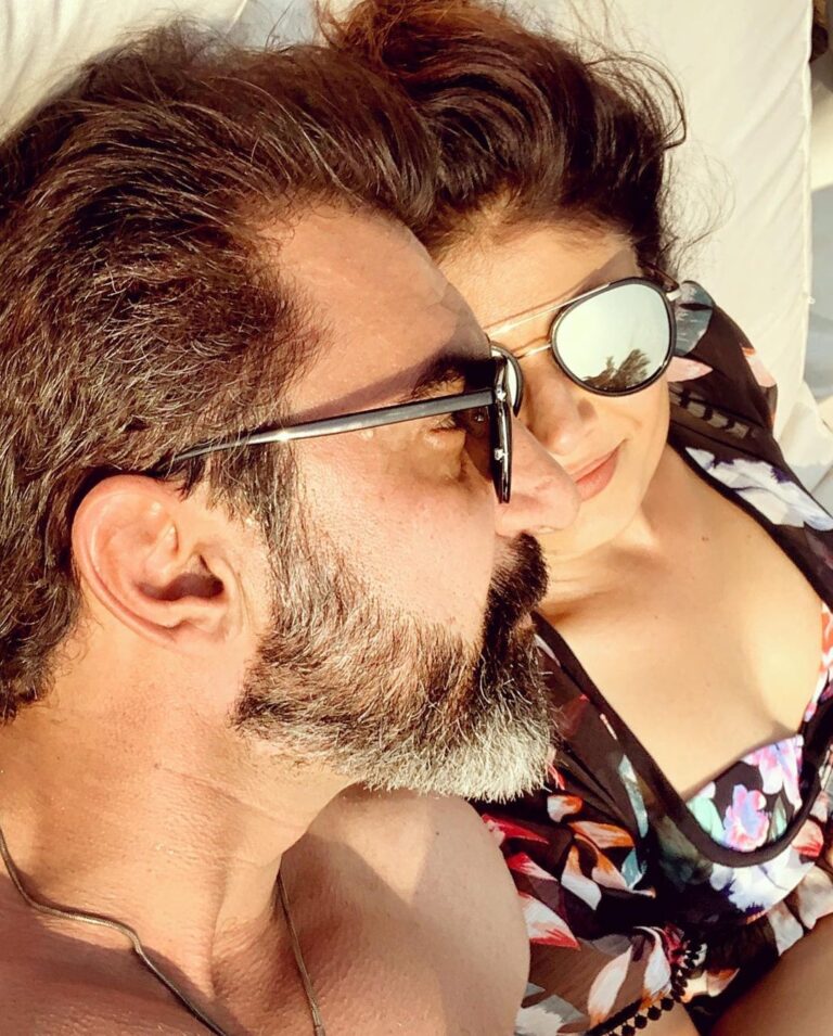 Pooja Batra Instagram - My life and my wife @poojabatra 💚 Happy birthday 🥳 Thank you for being you 🤗 love you ❤️ Earth