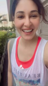 Pooja Chopra Instagram - Ye story post karni thi galti se reel ho gayi 😯 haww.. abb?