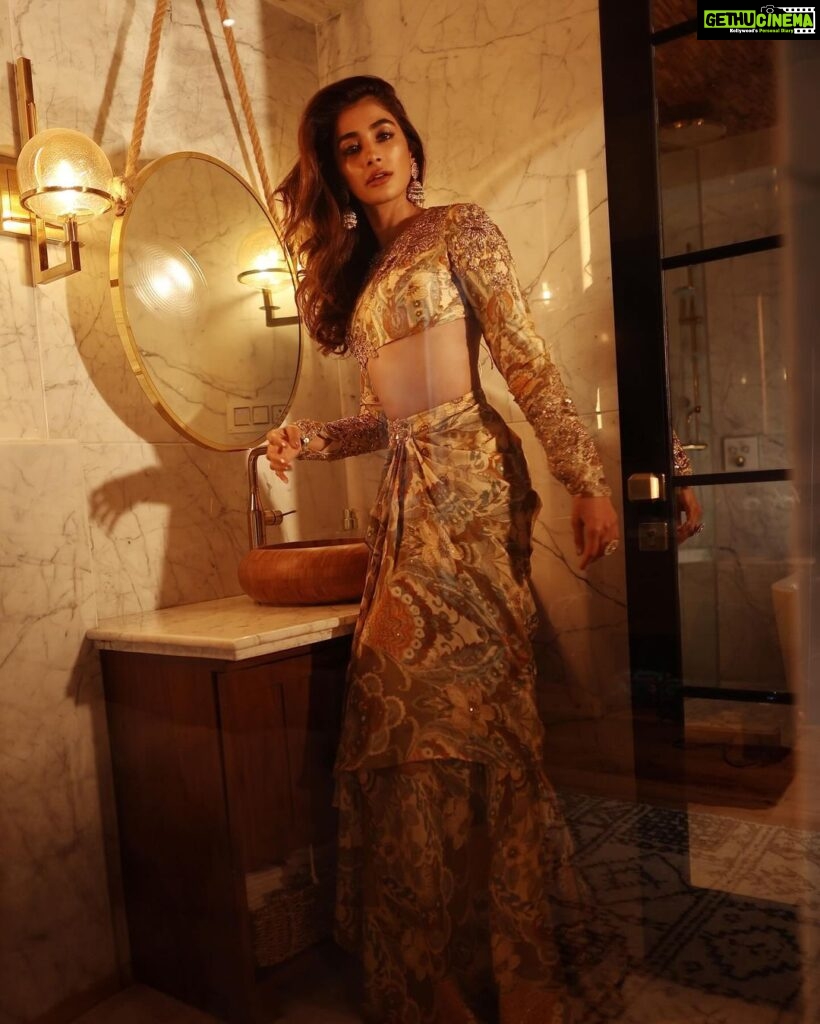 Pooja Hegde Instagram - Ready for another night of Diwali magic 🪔 ✨ #diwali2023