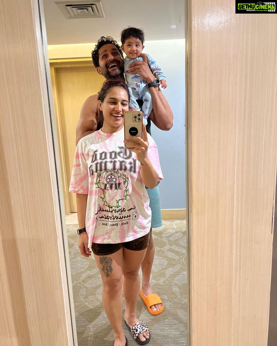 Pooja Ramachandran Instagram - #photodump #cozydays #rains #ateenybreak ♥️ 👨👩👦