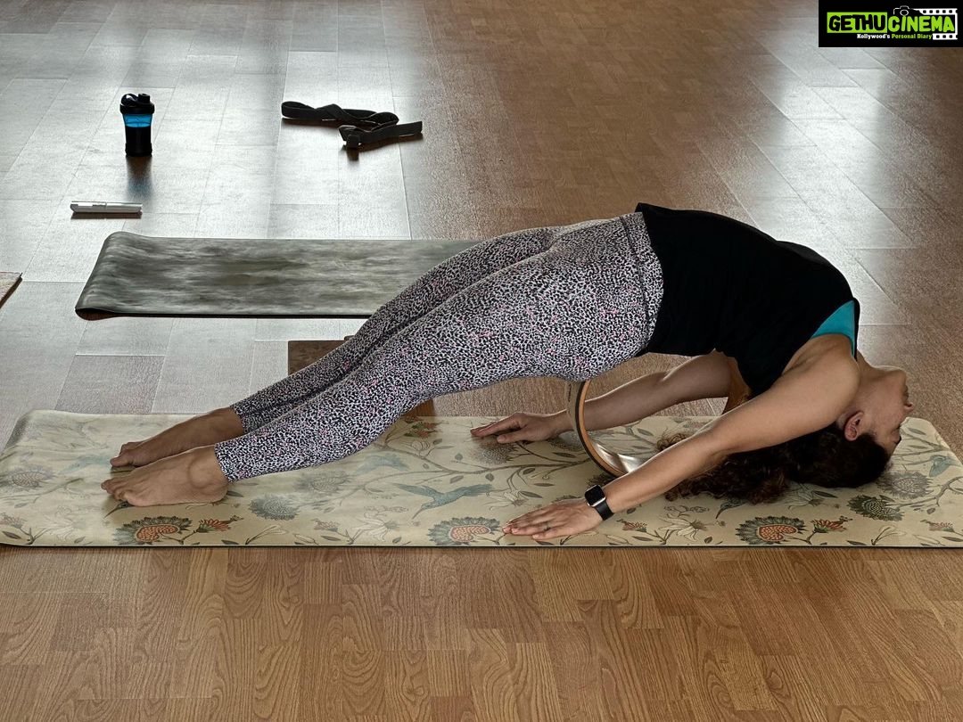 Pooja Ramachandran Instagram - About today! The mind may forget but the muscle always remembers! I feel soooo good when I do yoga. It’s really my favourite.. but getting my strength and endurance back with strength and functional and cardio training first. Also it helps me shed faster. Now our yoga sessions have a tiny member and it’s not soon before he will be joining us 🤪 Yoga mat and accessories from my favourite @kosha_yoga_co #3monthspp #musclememory #yogalove #yogalove #yogapractice #yogasehoga
