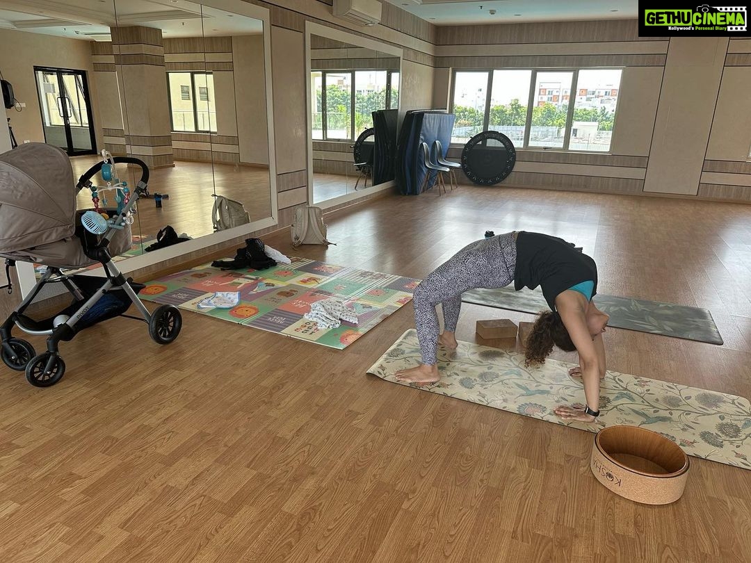 Pooja Ramachandran Instagram - About today! The mind may forget but the muscle always remembers! I feel soooo good when I do yoga. It’s really my favourite.. but getting my strength and endurance back with strength and functional and cardio training first. Also it helps me shed faster. Now our yoga sessions have a tiny member and it’s not soon before he will be joining us 🤪 Yoga mat and accessories from my favourite @kosha_yoga_co #3monthspp #musclememory #yogalove #yogalove #yogapractice #yogasehoga
