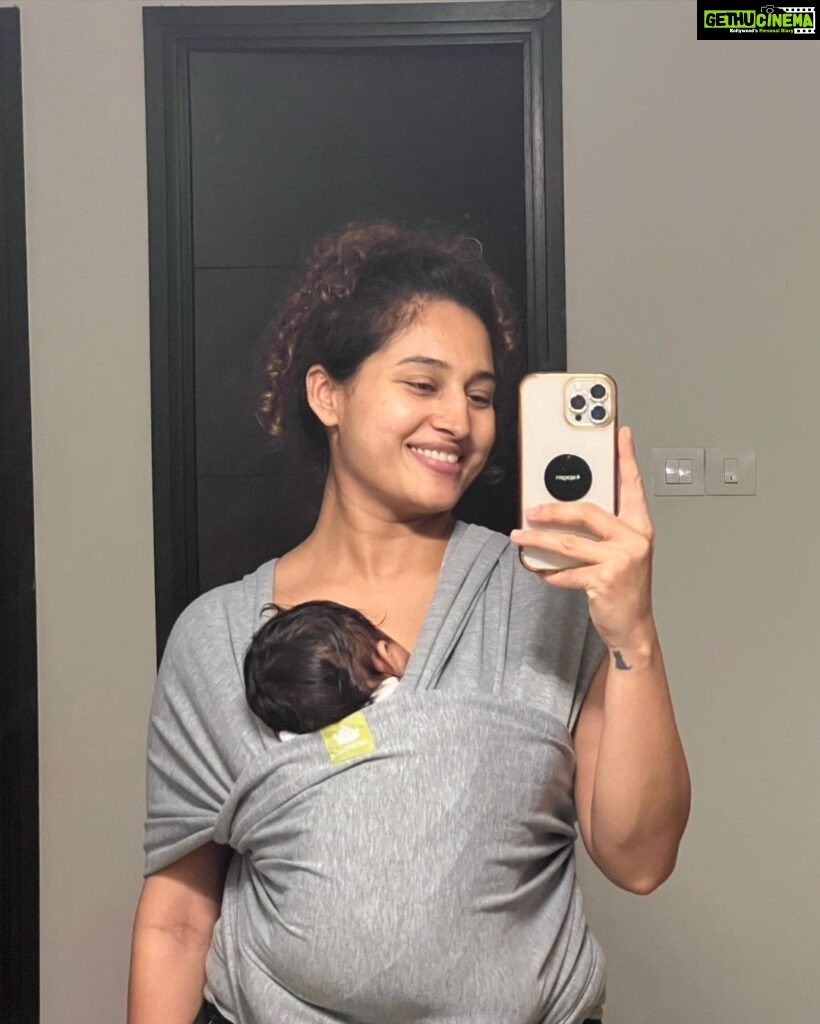 Pooja Ramachandran Instagram - Have never felt a love like this 💝♾💝 Mommy duties. Motherhood is challenging in every way. There’s so much physical pain, so much healing to do but it’s so rewarding because there is no other love like this. You realise you can do so much and push your boundaries like never before. New found respect to all you super moms out there. They say this phase will pass but I know every phase will have its own challenge and in the end it’s all going to be worth it! #nofilter #mommyduties #rawandreal #keepitsimple #lovemynewlife #motherhood #babykangaroo #babywearing #newagemom #momlife #babykiaan #myeverything