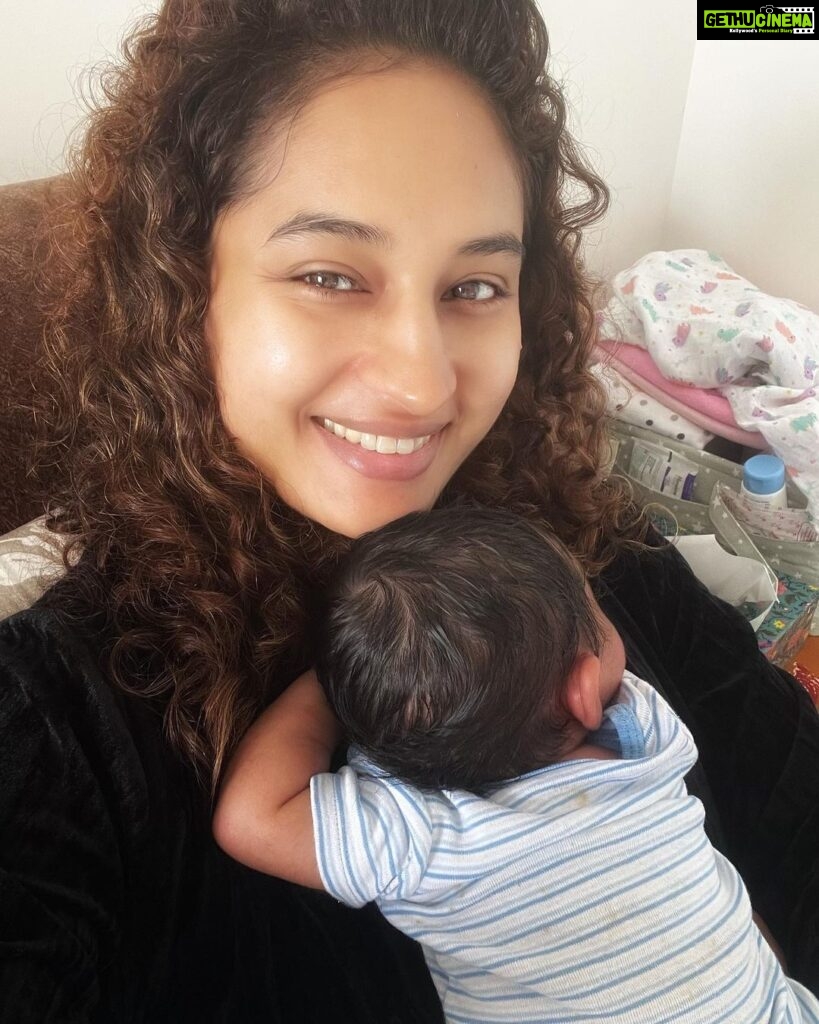 Pooja Ramachandran Instagram - Nothing has felt more mine than what has grown inside of me. ⭕♾♥ To mothers, going to be mothers and trying to be mothers, stay blessed. ♥🥰♥ #myfirstmothersday #mommy #babyboy #kiaankokken
