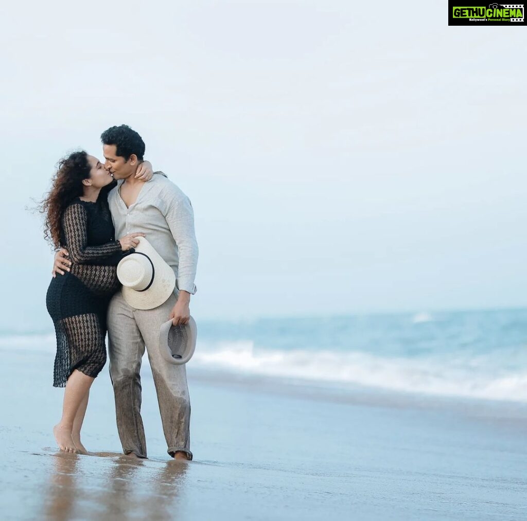 Pooja Ramachandran Instagram - Could I have this kiss 💋 forever ♾️ Photography @zerogravityphotography MUA @mua_vijisharath PR @uthrauv #beachlovers #vitaminsea #oceanlover #beachphotography Sheraton Grand Chennai Resort & Spa