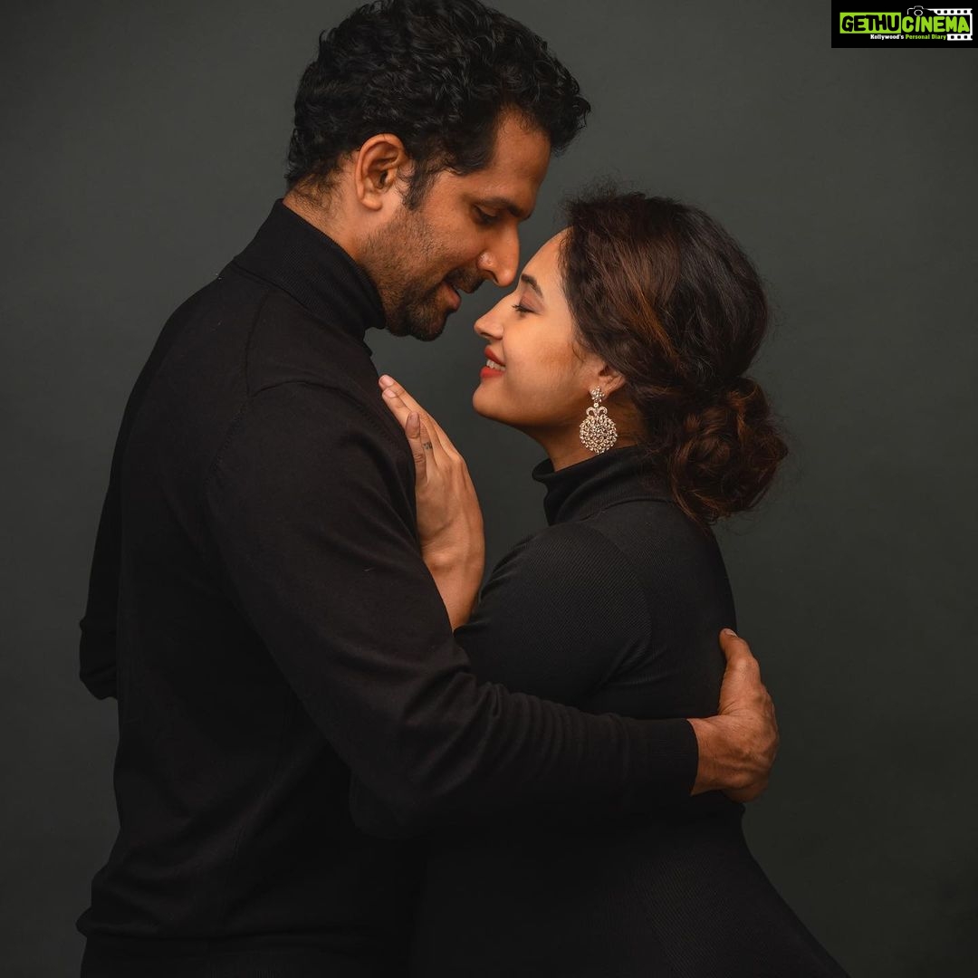 Pooja Ramachandran Instagram - Getting the home ready for a baby is so exciting! Nesting mode on! 🥰👶🏼 Shot by @kiyoshotz MUA @malar_mua_ Hair karunya_mua Manager @kannan_2000 #maternityshoot #maternityphotography #maternityfashion #pregnancyphotoshoot #pregnancydiary #pregnancyjourney #lifeinsideofme #mybaby #blessedandgrateful #homestretch #indianpregnantmom #pregnantbelly #indianpregnantwomen #mommatobe #welcomingbaby #posers #livelovelaugh #onelife