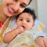 Pooja Ramachandran Instagram - My baby’s first Onam and his 4th month Birthday and missing @highonkokken sooooo much! Happy to have mom with us to celebrate. #onam2023 #kiaankokken #firstonam #keralasaree
