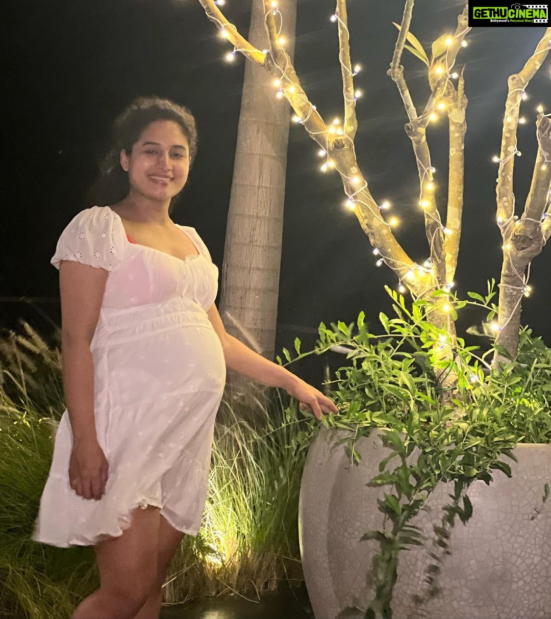Pooja Ramachandran Instagram - Good food, music and company by the seaside! #bliss Sheraton Grand Chennai Resort & Spa