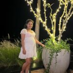 Pooja Ramachandran Instagram - Good food, music and company by the seaside! #bliss Sheraton Grand Chennai Resort & Spa