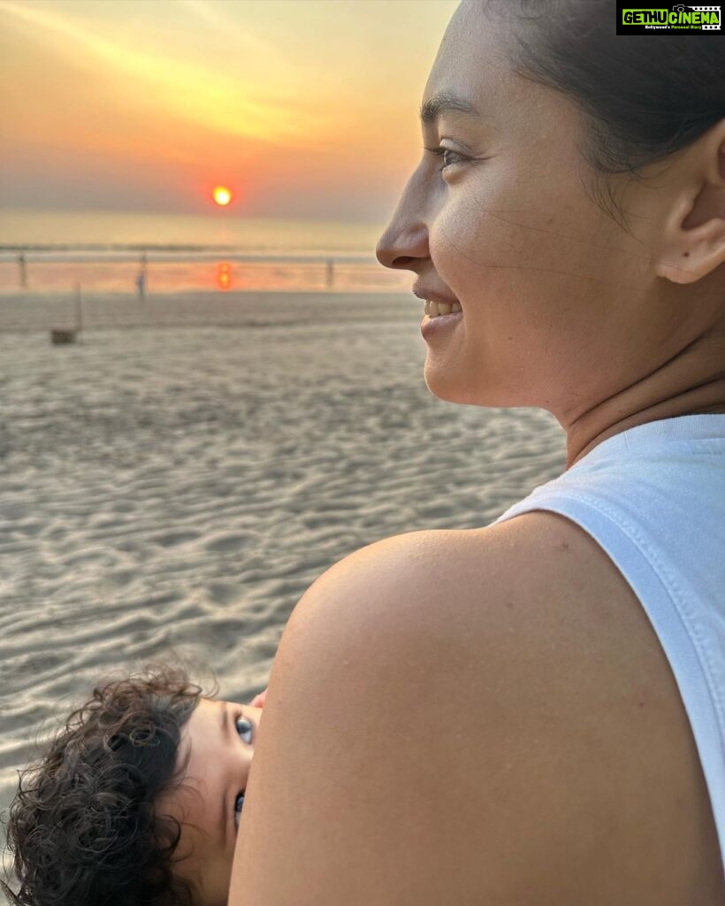 Pooja Ramachandran Instagram - “I gave you life, I carried you with swollen feet and heartburn, ate healthy to help you grow big and strong, laughed one second and cried the next, and ran to the restroom 50 times a day with restless sleep, until you were ready to come into this world, because I was your home. And then time froze, as you were placed into my arms, my eyes heavy with exhaustion and love, and I held your little body and fed you until you gave a little smile and fell asleep on my chest. But you gave me purpose, to want to be better. And right now, you need me in a way that you will never again, to carry you in my arms until I can't because you're too heavy, to dress you until the day you can put your pants on yourself, and to be your everything. And you gave me the strength to keep going when everything screams, I can't. Because, really, you gave me my life. So, my mind and heart revolve around you, and always will.” Finally we start solids for baby Kiaan and I’m super excited for this whole new world of yummy food we are going to introduce him to. Breast feeding my baby for the last 6 months has been the most painfully sweet experience I’ve had. It is indeed a whole different chapter in a moms life. ♥ #grateful Beautiful World
