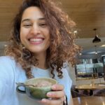 Pooja Ramachandran Instagram - When you make a pit stop for some ice cream and the lighting is just perfect 🥰♥️ #happyme #dontloseyoursmile
