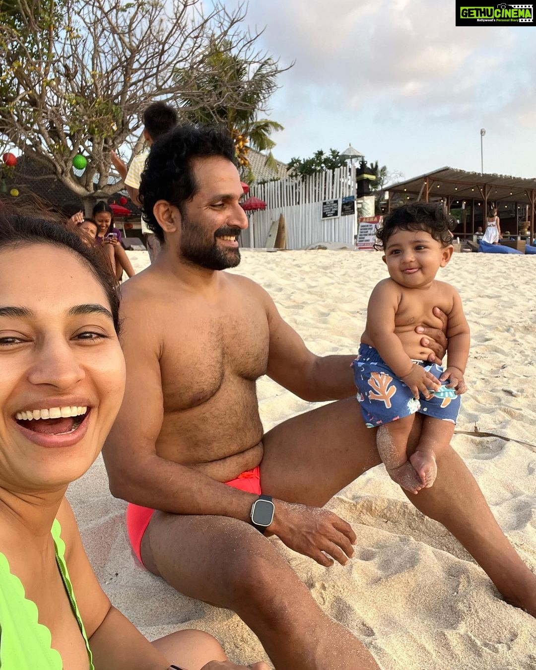 Pooja Ramachandran Instagram - Capturing moments and leaving only footprints.. βοΈπποΈπβΎοΈ #family #familyvacation #beachholidays #beachlife #islandlife #kiaankokken #seasandsun #lovelife Bali, Indonesia