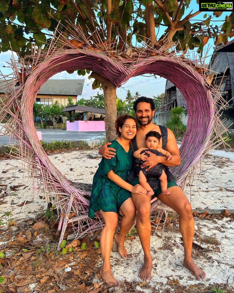 Pooja Ramachandran Instagram - Our greatest treasure and happiness. #lafamilia #family #familytime #together #heart Nusa Lembongan