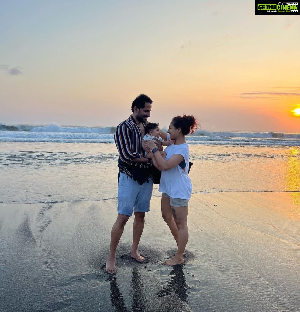 Pooja Ramachandran Instagram - Happiness: available at a sunset near you. 😊🌅😊 Batu Bolong Beach