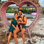 Pooja Ramachandran Instagram - Our greatest treasure and happiness. #lafamilia #family #familytime #together #heart Nusa Lembongan