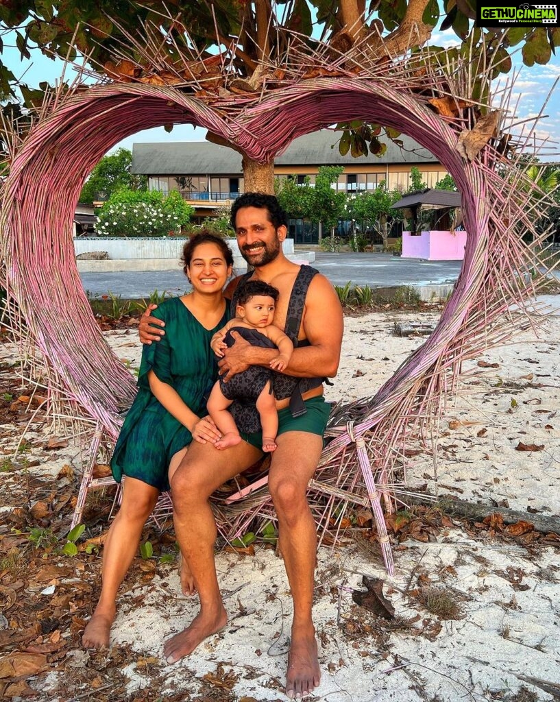 Pooja Ramachandran Instagram - Our greatest treasure and happiness. #lafamilia #family #familytime #together #heart Nusa Lembongan