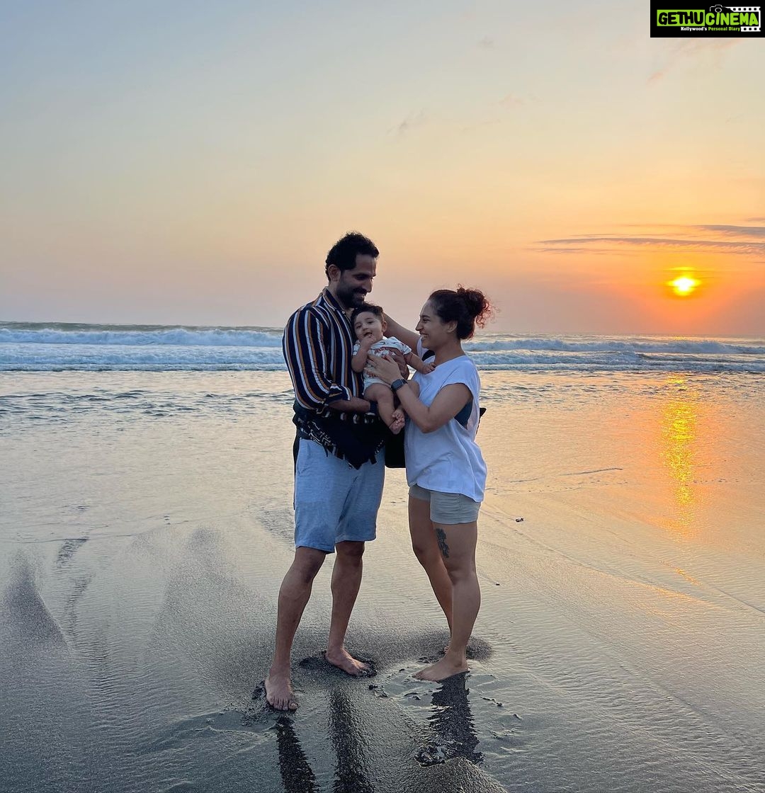 Pooja Ramachandran Instagram - Happiness: available at a sunset near you. 😊🌅😊 Batu Bolong Beach