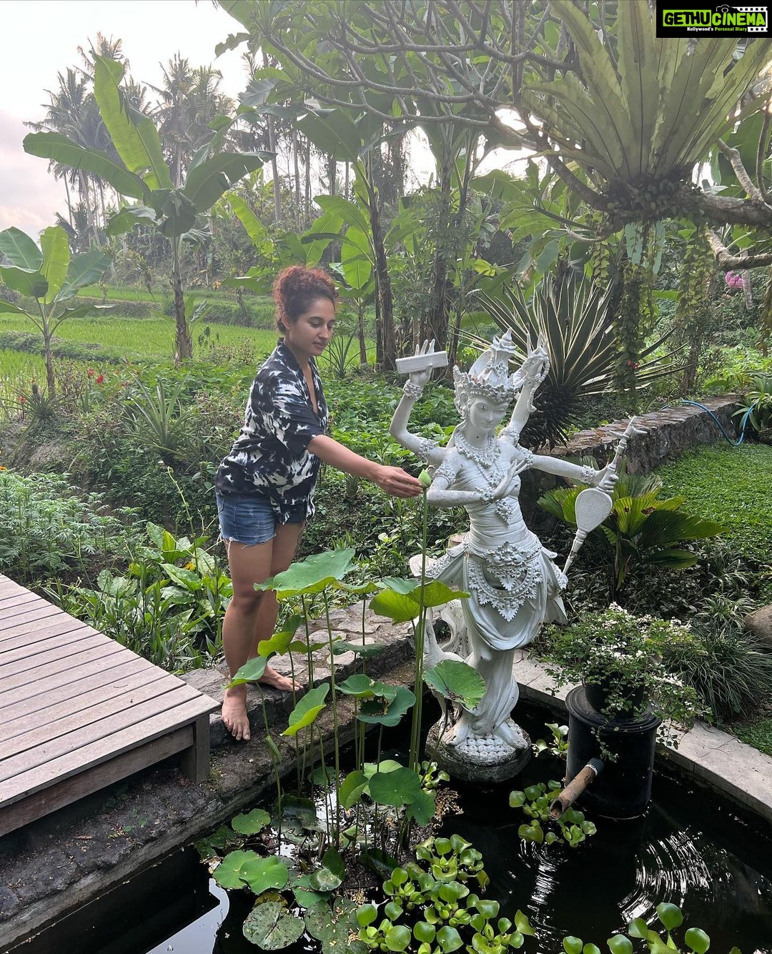 Pooja Ramachandran Instagram - Blessed are the moments filling us with joy. #bali #balivacation #ubud #kutabeach #semenyak #balilife #balipalace #ricefields #airbnb #travelgram #travel #travellife #kiaankokken #livetolove