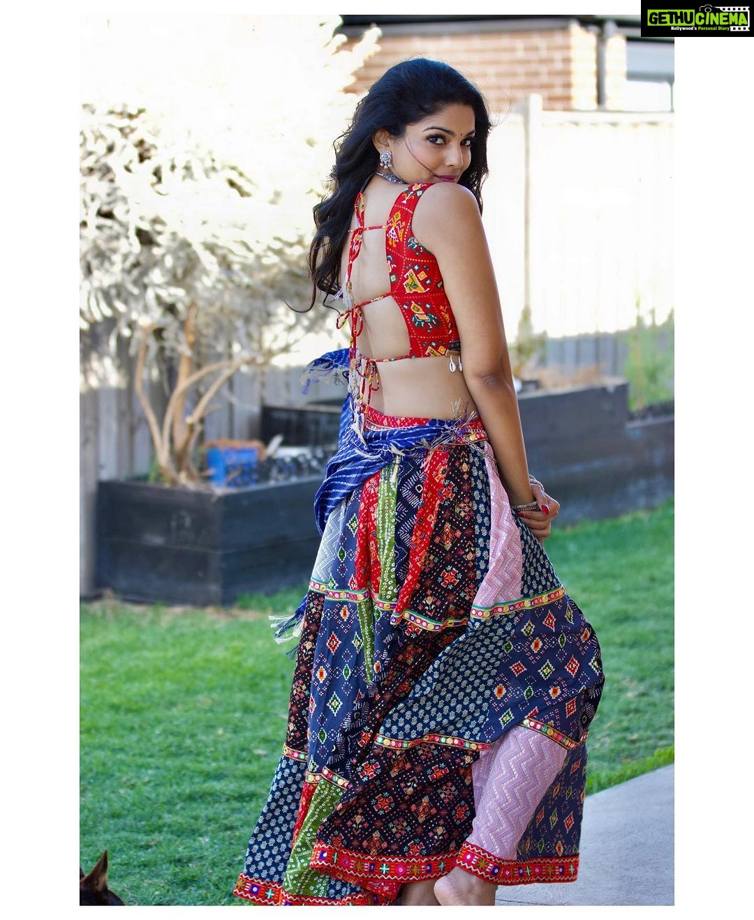 Pooja Sawant Instagram - I am completely in love with colours and festivals 💕 Outfit by @sivaakaa Styled by @styledbyshakti