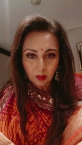 Poonam Dhillon Instagram - On her winning Prestigeous Dadasaheb Phalke Award @dpiff_official Tribute to the beautiful unparalleled lady of Grace Waheeda Rehman ji @waheedaxrehman Old is Gold for sure where Melody & Lyrics is concerned.. the pathos filled voice of Geeta Dutt .music SD Burman & Lyrics Kaifi Azmi & The master craftsman Guru Dutt. ..Together they created Movie Magic