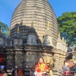 Poonam Dhillon Instagram - Mata ka Bulawa again !! Blessed with a beautiful Darshan at The Kamakhya Devi Temple 🙏✨️🙏 Kamakhya Temple Guwahati Assam