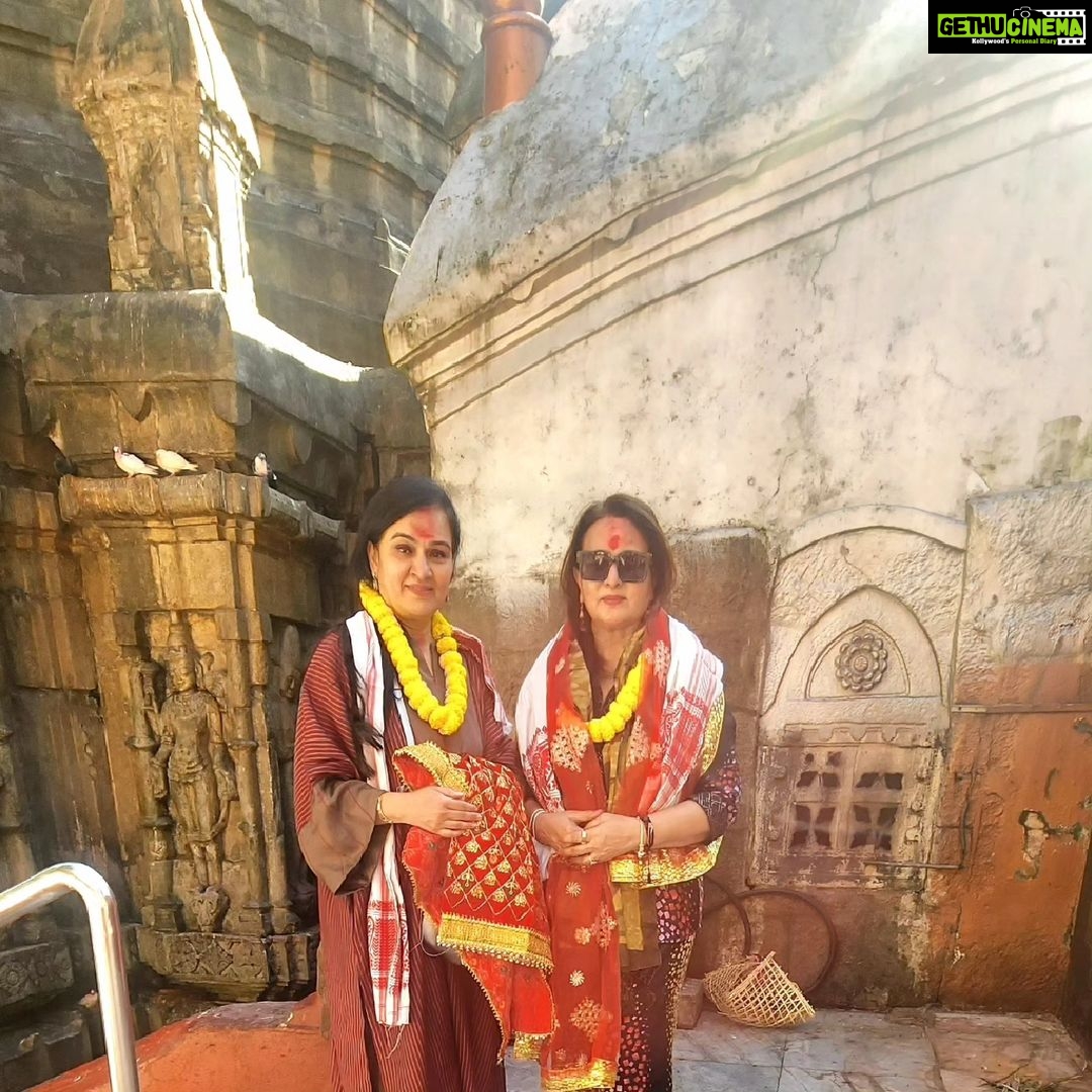 Poonam Dhillon Instagram - Mata ka Bulawa again !! Blessed with a beautiful Darshan at The Kamakhya Devi Temple 🙏✨️🙏 Kamakhya Temple Guwahati Assam