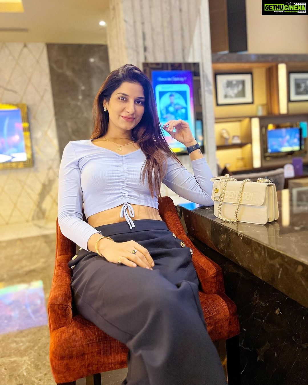Poonam Dubey Instagram - I’m a boss lady 👑❤️🧿 . . . . . #lookoftheday #ootd #picoftheday #movie #time #omg2 #selflove #selfcare #metime #poonamdubey PVR ICON, Infinity Mall, Andheri West, Mumbai