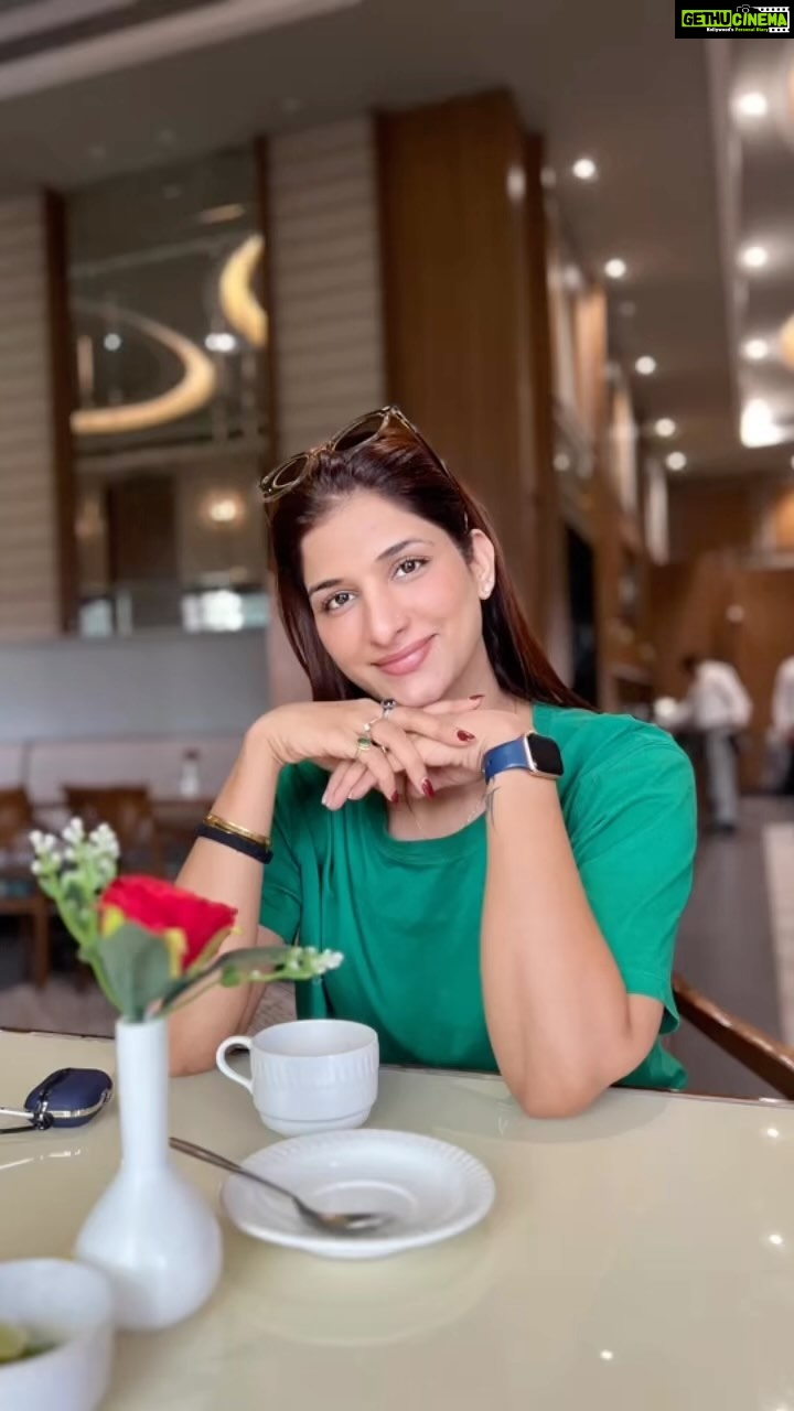 Poonam Dubey Instagram - Baat dil ki ayegi to haar jaoge tum ๐๐๐๐ . . . . . . #rรฉel #reel #reelsinstagram #reelsindia #reelsvideo #reelitfeelit #poonamdubey ๐๐โค๏ธ๐ซถ
