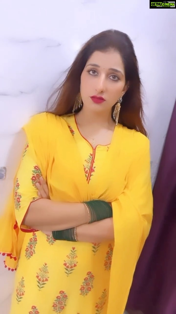 Poonam Dubey Instagram - Kahe naya naya badu tu kaniya ๐ฐโโ๏ธ piya ๐๐๐๐ #devgharchalamalkiniya ๐๐๐ . . . . . #bhojpuri #rรฉel #reelsinstagram #reelitfeelit #reelsindia #reelsvideo #poonamdubey