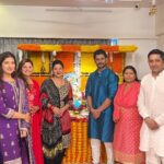 Poonam Dubey Instagram - Ganpati Bappa Morya Mangal murti Morya 🙏🙏🙏🙏 Thank you @sambhavnasethofficial di and @imavinashdwivedi jiju for inviting me ❤️ Mumbai, Maharashtra