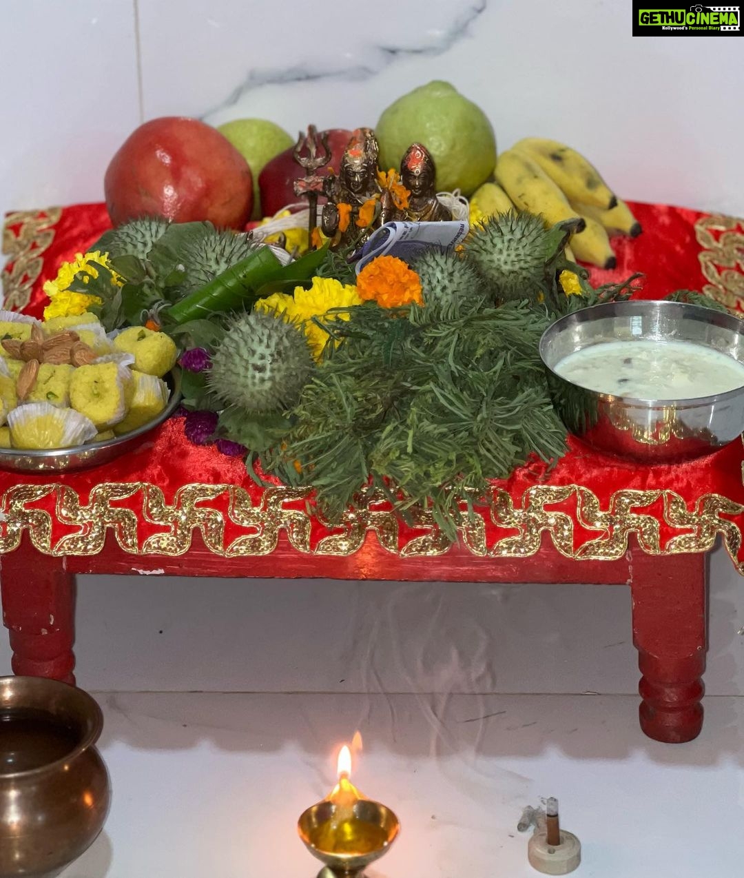 Poonam Dubey Instagram - हरितालिका तीज की हार्दिक शुभकामनाएँ 🙏❤️ महादेव माँ पार्वती की कृपा हम सब पर बनी रहे। #20yrscompleted #festival #season #mahdevkidiwani❤️ #blessed #positivevibes #poonamdubey Mumbai, Maharashtra