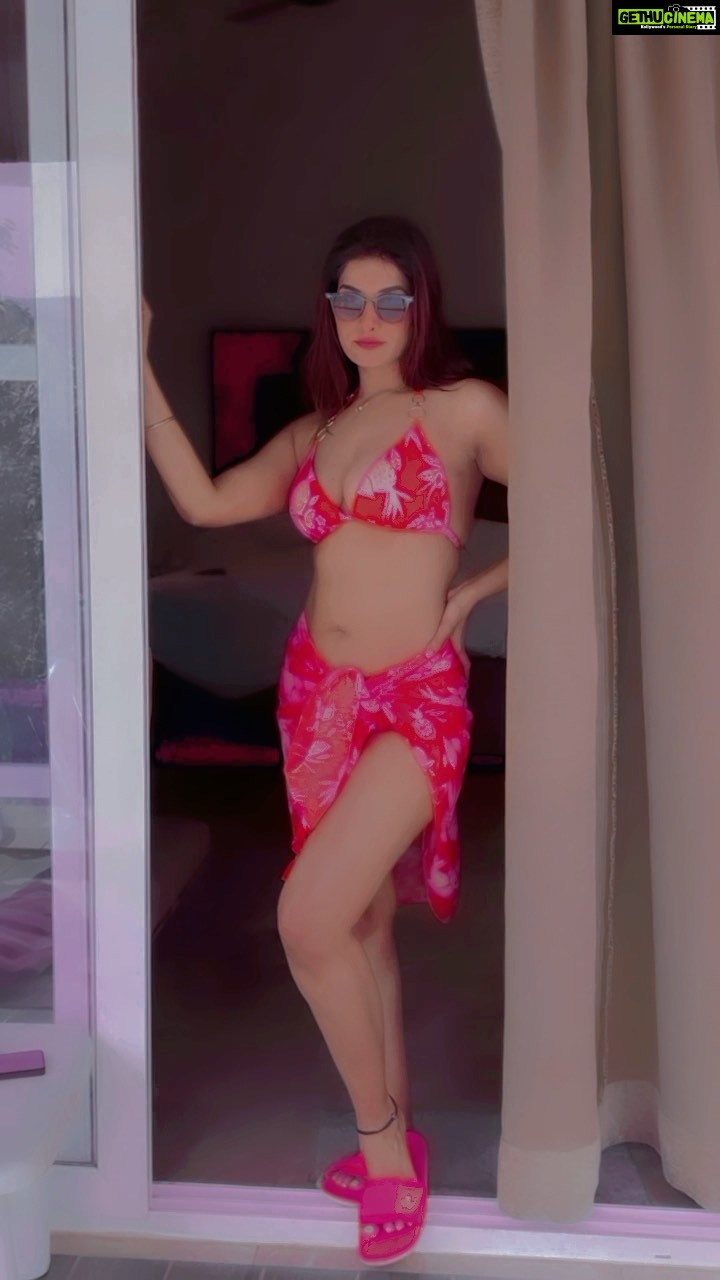 Poonam Dubey Instagram - Yes im barbie girl of my own 🌎🧿🔥❤️👑 . . . . . @nickiminaj #barbie #trendingreels #trending #trendingsongs #reelsinstagram #reelsvideo #reelsindia #reelitfeelit