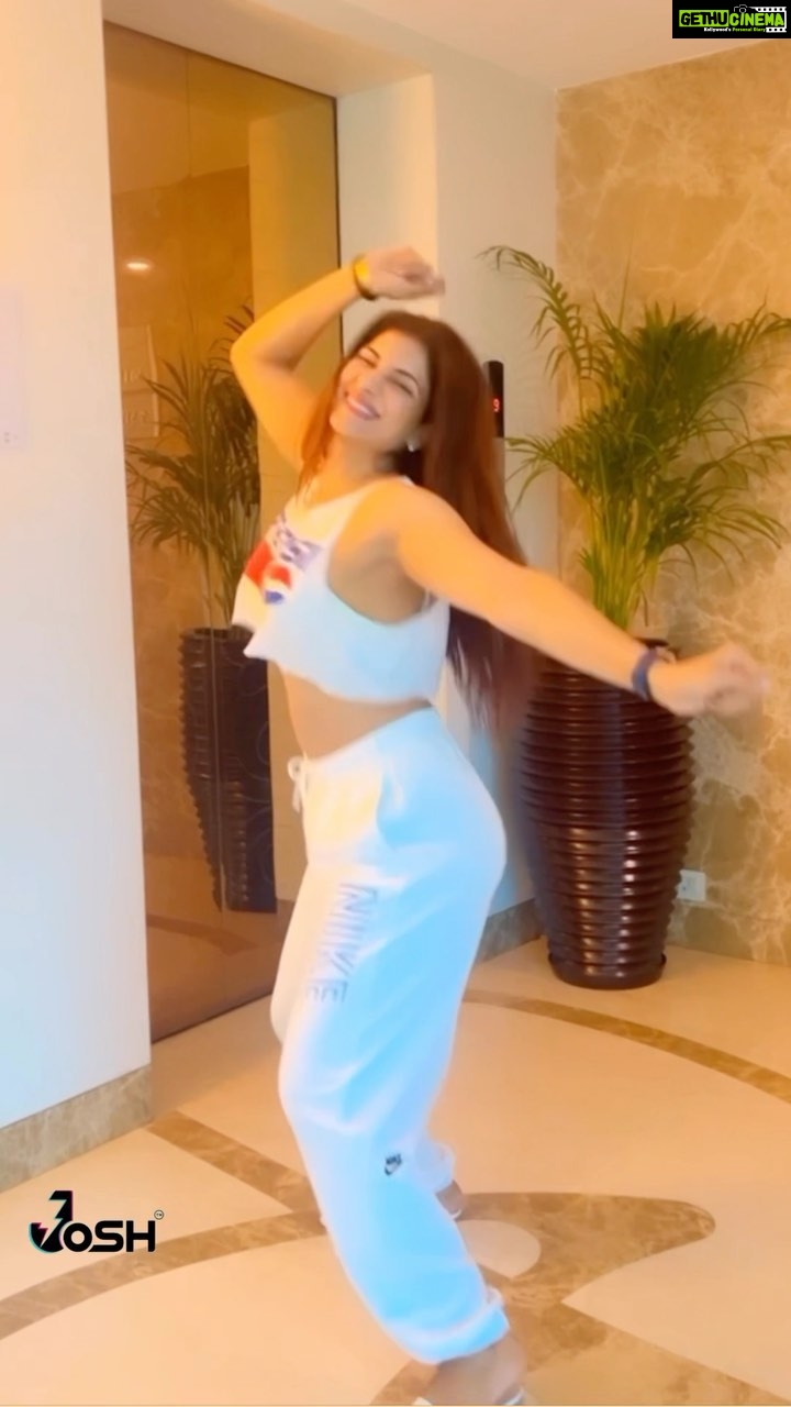 Poonam Dubey Instagram - Happy Sunday means funday @officialjoshapp . . . . . #joshvideos #funday #sunday #reels #reelsinstagram #poonamdubey