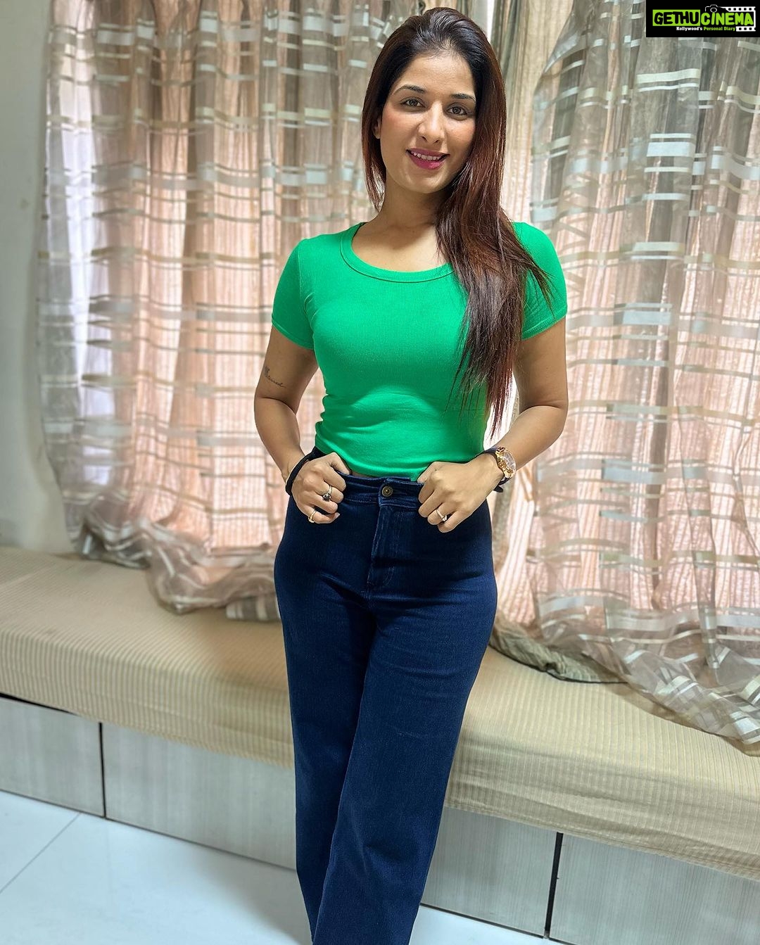 Poonam Dubey Instagram - Attitude is the 'little' thing that makes a big difference….. . . . . #farzicafe #mumbai #about #last #evening #poonamdubey Farzi Cafe