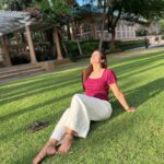 Poonam Dubey Instagram - There's no peace like the peace of an inner courtyard on a sunny day…. 🕉️❤️🧿♾️ . . . . #ootd #sunshine #dayout #with #best #greenery #naturelovers #beautiful #world #poonamdubey #blue #sky ITC Maratha, Mumbai - A Luxury Collection Hotel