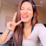 Poonam Dubey Instagram - Kasam se ghar wale bhi na 😂😂😂😂 @officialjoshapp . . . . . . #joshreels #reelsvideo #reelsinstagram #reelitfeelit #reelsindia #poonamdubey