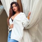 Poonam Dubey Instagram - Sab gazab sab gazab Video credit goes to my sweetheart @motheykabita thank you 😘❤️ . . . . #trending #reels #poonamdubey Mumbai, Maharashtra