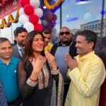 Poonam Dubey Instagram – Feeling blessed and honoured to be with you all on the grand opening of PURVANCHAL RESTURANT.
Congratulations to HEMANT SINGH JI for new restaurant in DUBAI. 
Mahadev bless you all 🙏😇🕉️❤️🧿
.
.
.
.
#poonamdubey