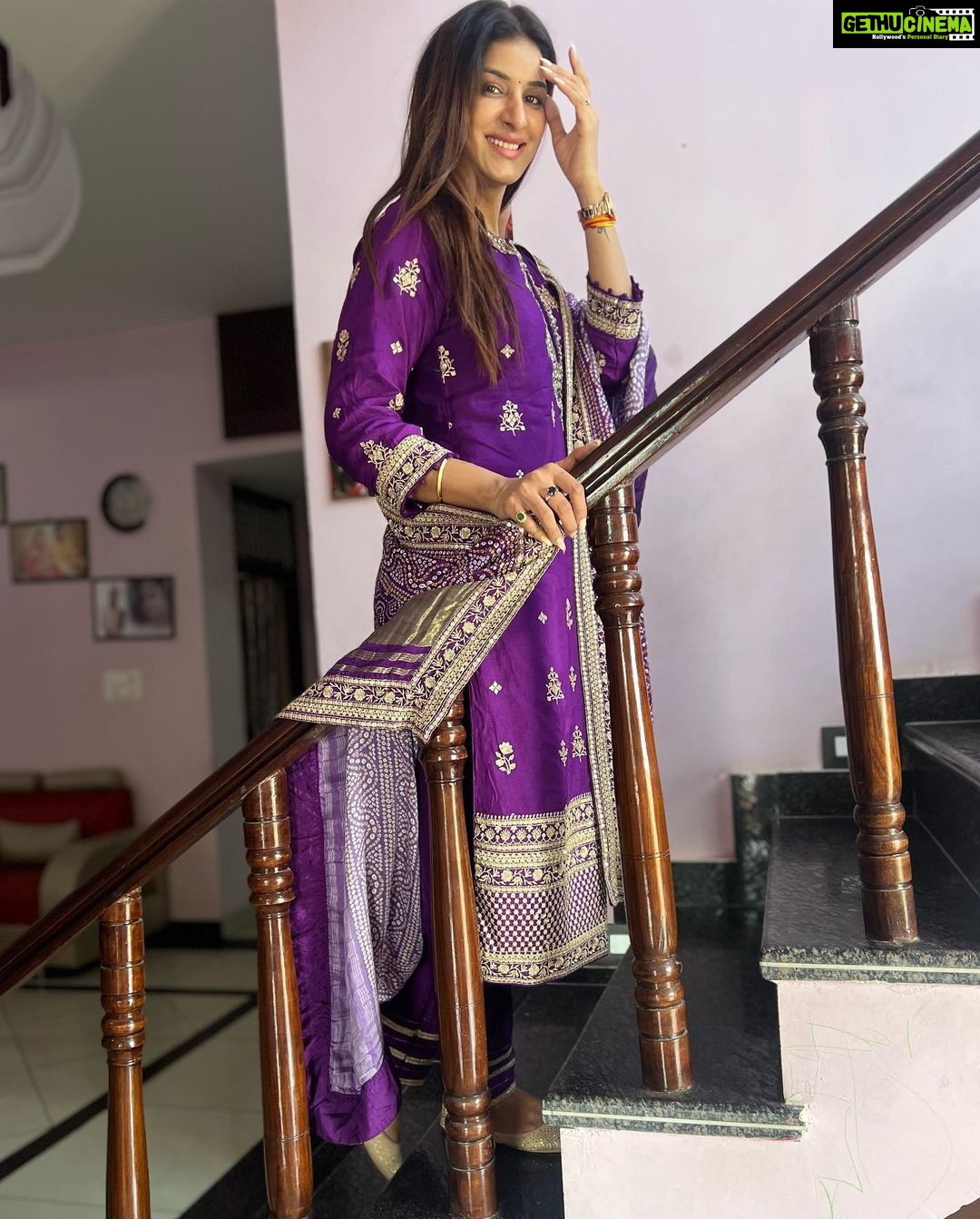 Poonam Dubey Instagram - भगवान नरसिम्हा चतुर्दशी की ढेरों शुभकामनाये 🍀❤️ तुझसे पहले भी इश्क़ हुआ है मुझे पर जो तुझसे है वो कभी हुआ ही नहीं, फ़रेब भरी इस दुनिया में तुझ जैसे रूह किसी ने छुआ ही नहीं…. . . . #soul #soulmates #blessed #positivevibes #love #lovequotes #poonamdubey 🧿♾️👑❤️🍀 Mumbai, Maharashtra